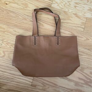 Brown new tote bag. Excellent condition.